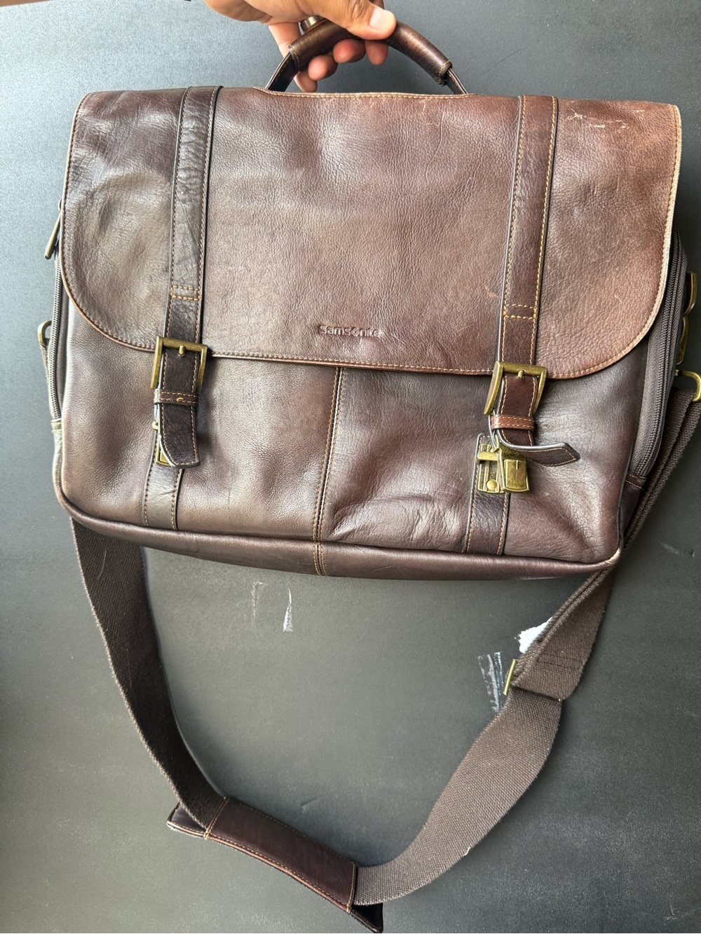 Samsonite Dark Brown Leather Messenger Bag with Brass Hardware